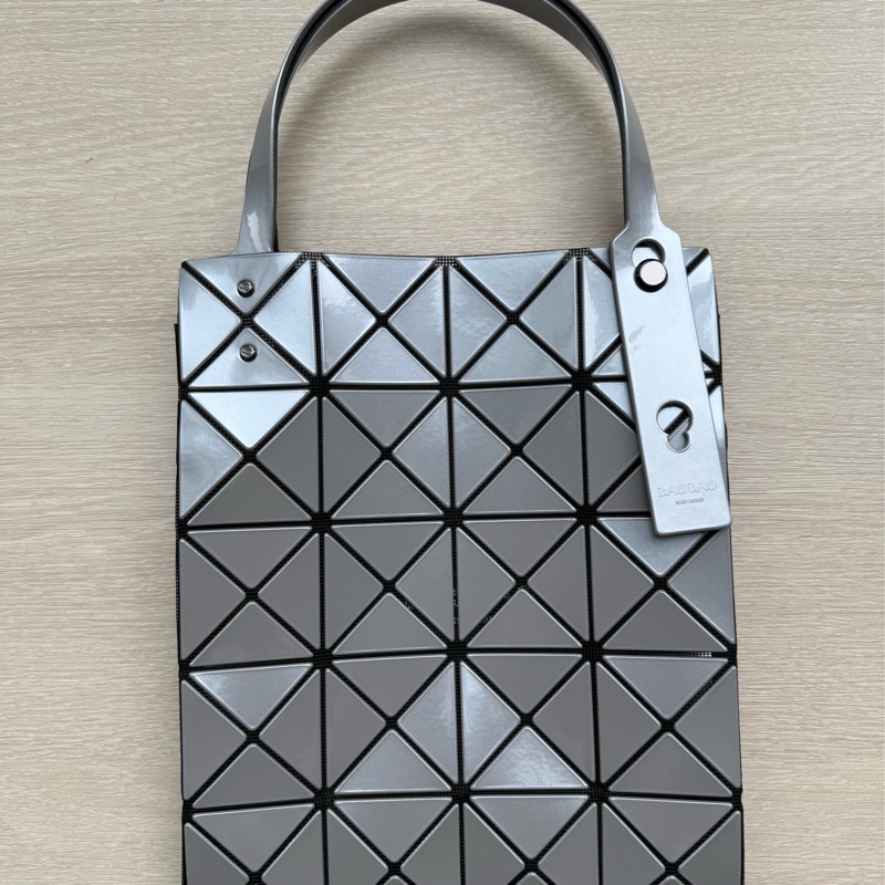 三宅一生 Issey Miyake Bao Bao 大鑽石包 銀灰色 全新-1