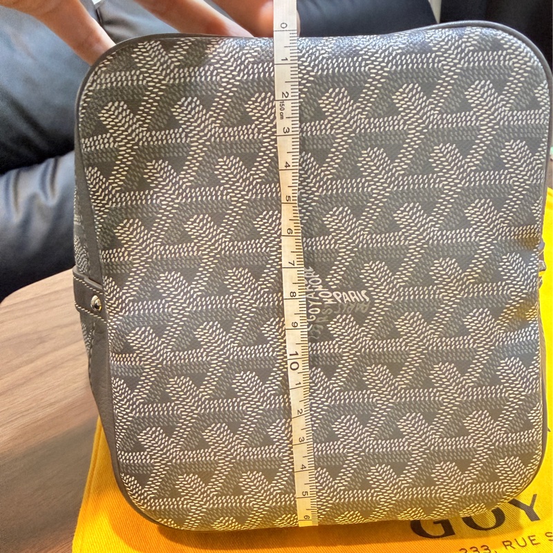 賠售超甜賣🫶🏻最好看的Goyard灰 🩶好輕好揹好裝的斜背水桶包 揹帶長度可以調-3