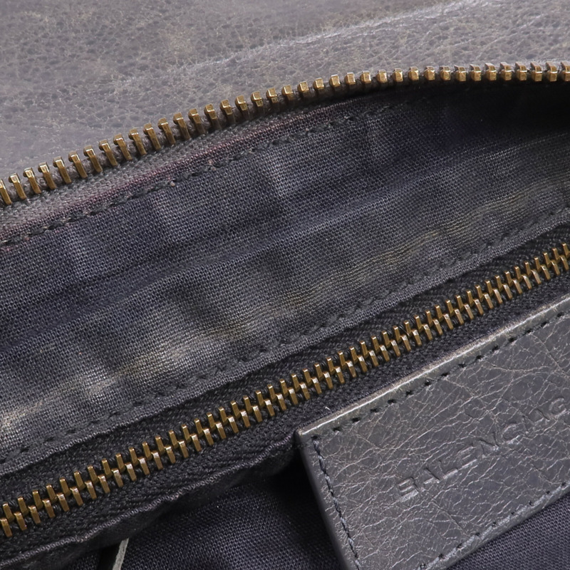 BALENCIAGA 牛皮皮革Motorcycle Clutch金扣手拿包-9