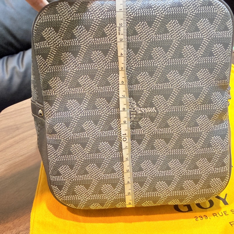 賠售超甜賣🩶灰色goyard 斜背水桶 超夯款 超輕 揹帶可調-3