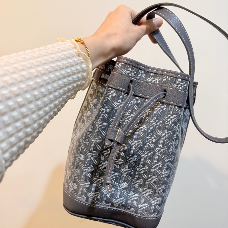 賠售超甜賣🩶灰色goyard 斜背水桶 超夯款 超輕 揹帶可調-10