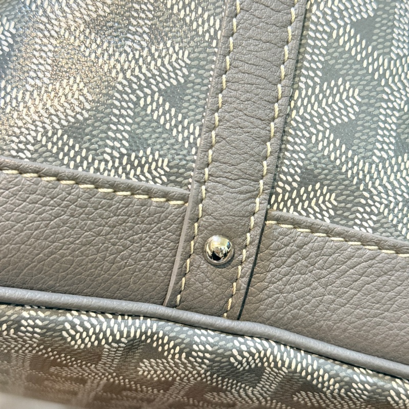 賠售超甜賣🩶灰色goyard 斜背水桶 超夯款 超輕 揹帶可調-15