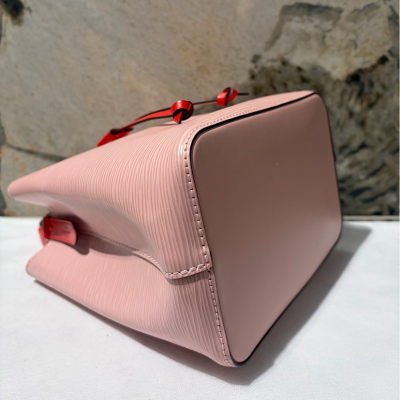 LV 粉EPI水桶包-2