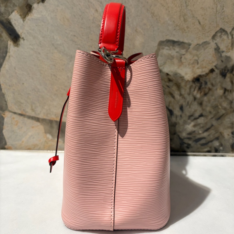 LV 粉EPI水桶包-4
