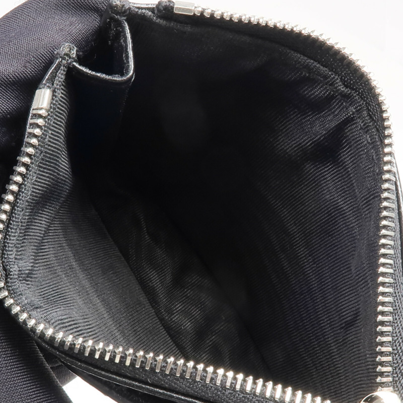 GUCCI 牛皮皮革Card Case銀扣卡片套-12