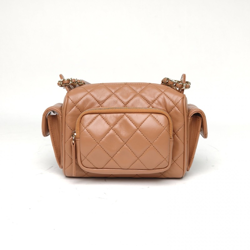 CHANEL 保齡球小號奶茶色羊皮晶片開金扣肩背包-2