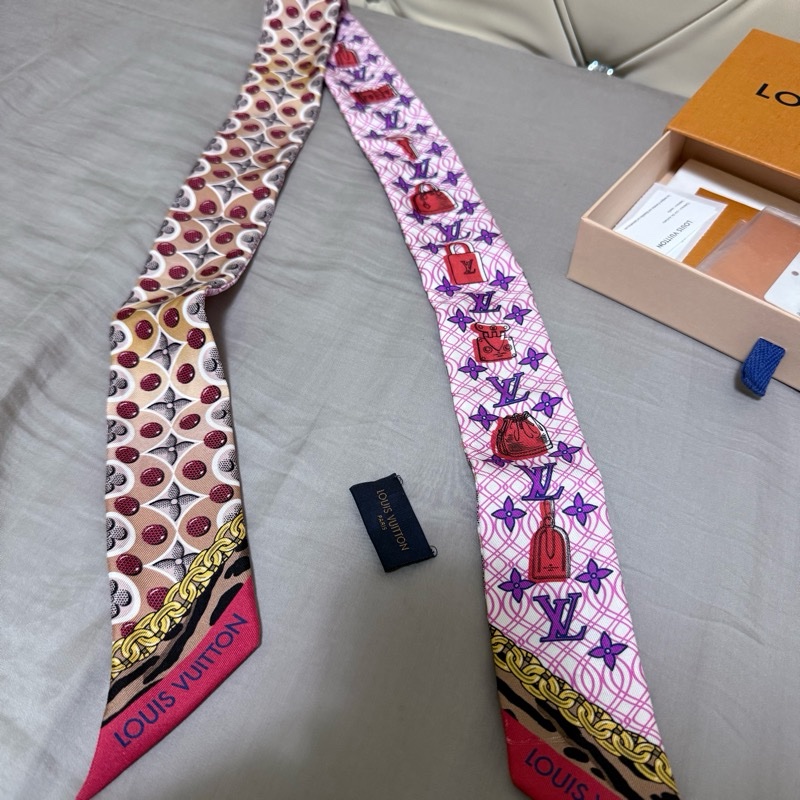LV 長條絲巾-3