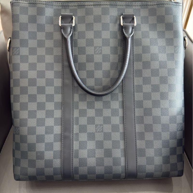 LV 路易威登 黑色棋盤格手提公文包 電腦包 尺寸35x37 。-1
