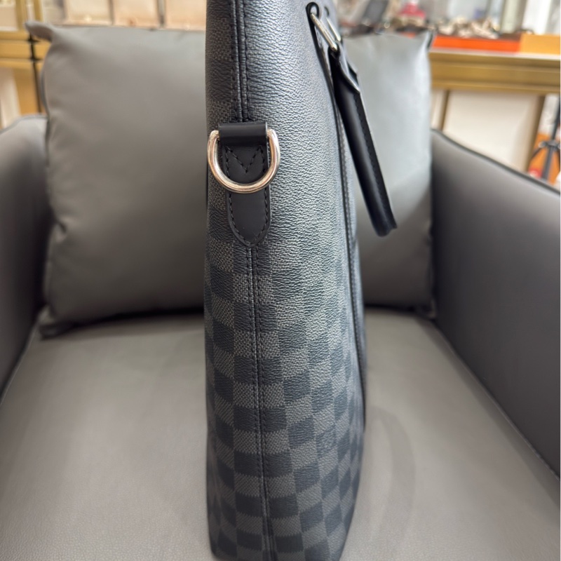 LV 路易威登 黑色棋盤格手提公文包 電腦包 尺寸35x37 。-2