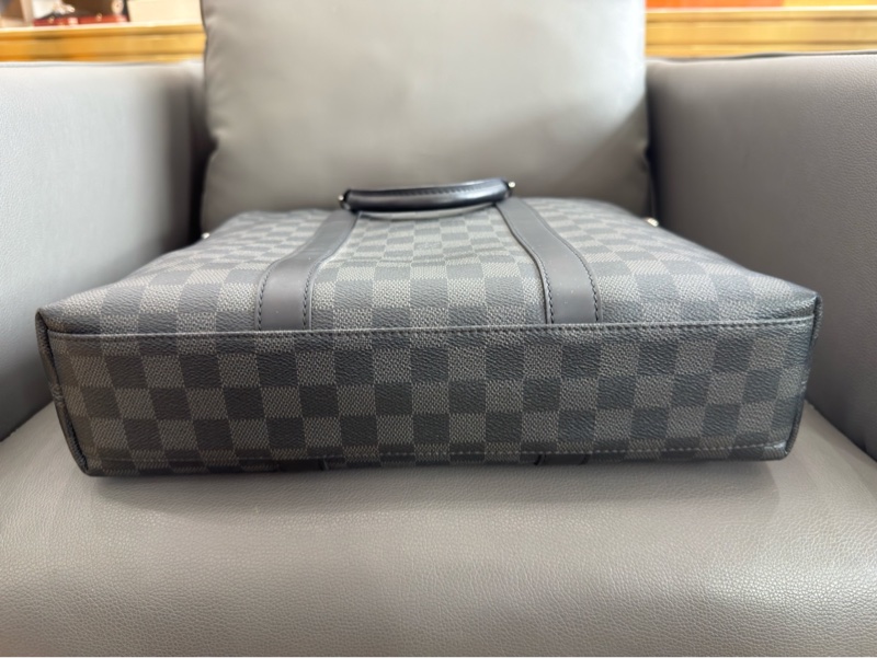 LV 路易威登 黑色棋盤格手提公文包 電腦包 尺寸35x37 。-4
