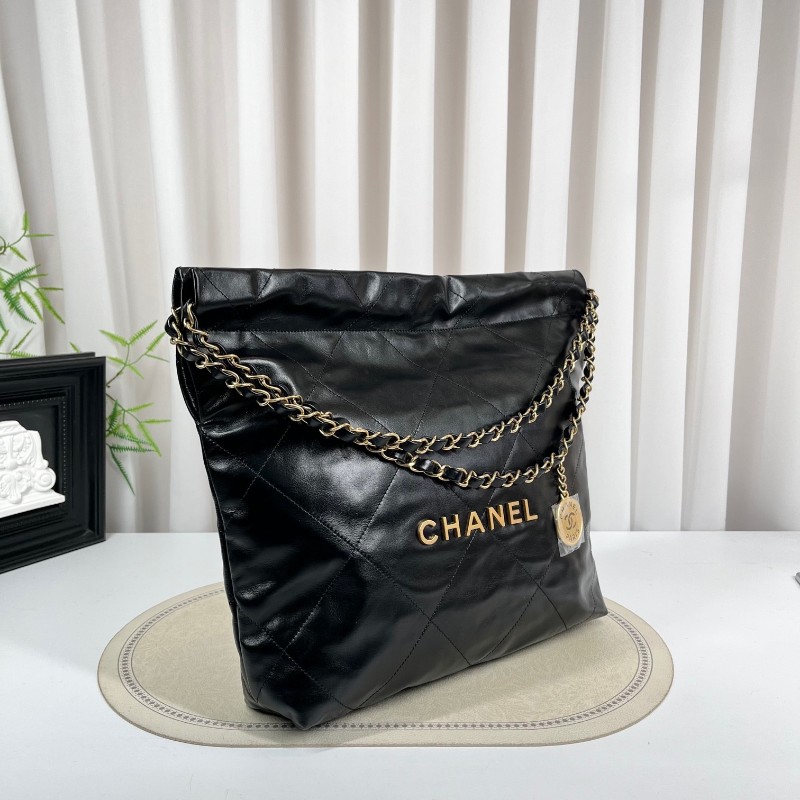 CHANEL香奈兒 芯片款 小號黑金22bag 垃圾袋 黑色金字金鏈超美 經典百搭  鏈條上增添一枚鏤空Chanel雙C金幣吊墜 有一種復古的感覺 容量很ok 日常出行都可以滿足 高級感滿滿 百搭又時髦-2
