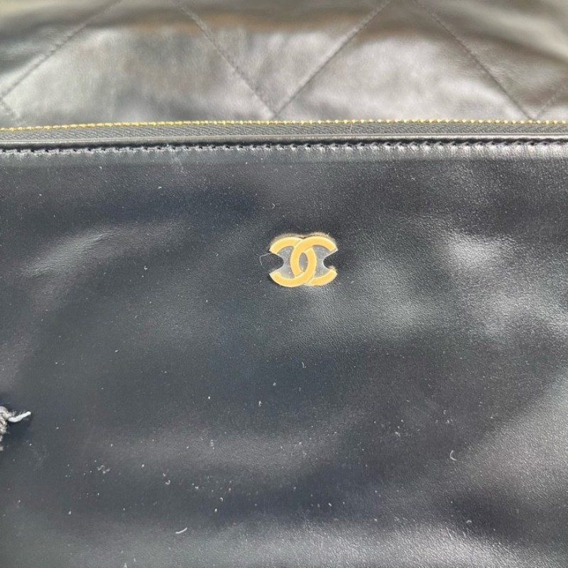 CHANEL香奈兒 芯片款 小號黑金22bag 垃圾袋 黑色金字金鏈超美 經典百搭  鏈條上增添一枚鏤空Chanel雙C金幣吊墜 有一種復古的感覺 容量很ok 日常出行都可以滿足 高級感滿滿 百搭又時髦-14