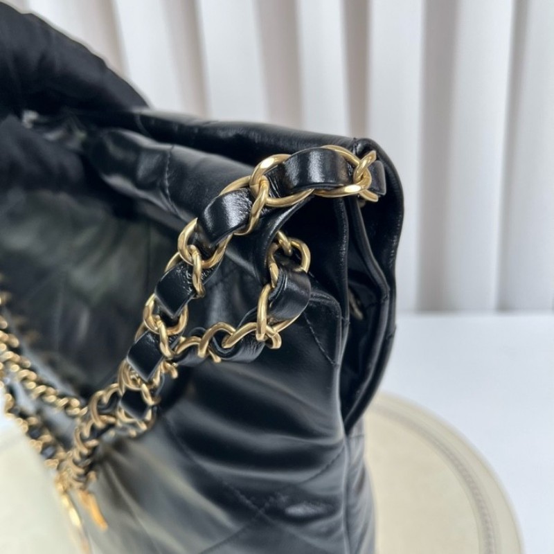 CHANEL香奈兒 芯片款 小號黑金22bag 垃圾袋 黑色金字金鏈超美 經典百搭  鏈條上增添一枚鏤空Chanel雙C金幣吊墜 有一種復古的感覺 容量很ok 日常出行都可以滿足 高級感滿滿 百搭又時髦-19