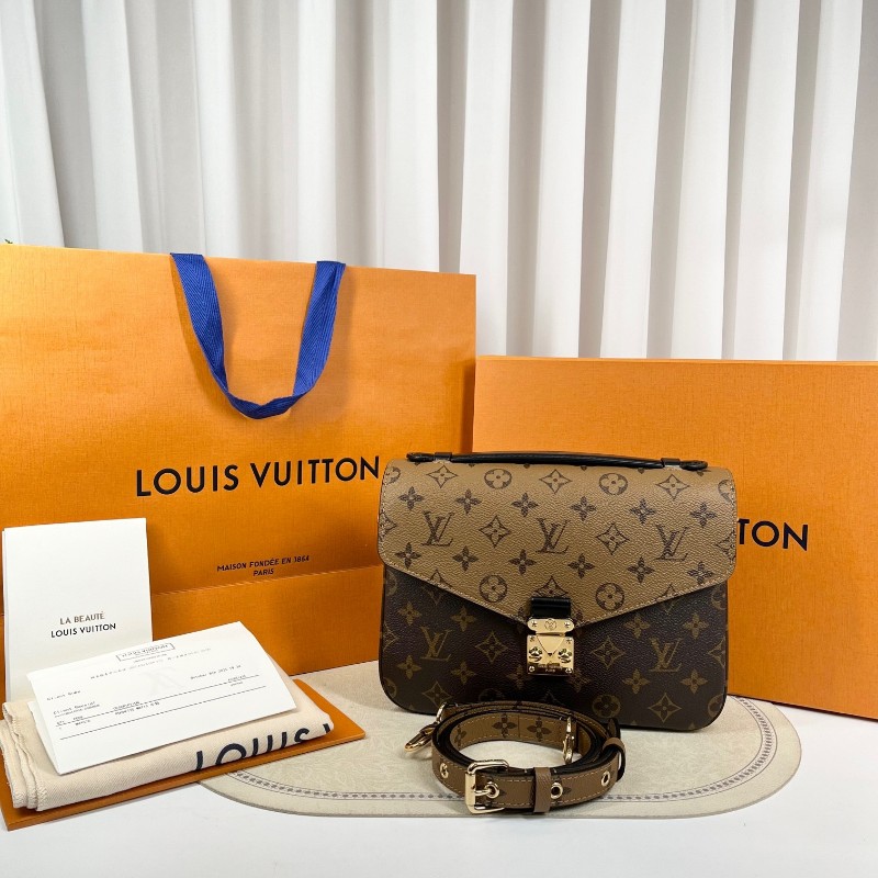 LV路易威登 25年全套 Pochette Metis拼色郵差包 經典焦糖色老花拼色郵差 皮質手感好 內裡乾淨 手提單肩斜挎都可以 日常通勤百搭 容量實用-0