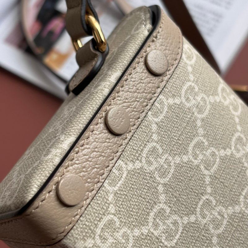 ::GUCCI:: 699296 Horsebit 1955馬銜扣造型燕麥色GG帆布斜背馬鞍包 小相機包-8