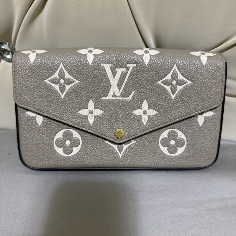LV  Félicie Pochette M82610 三合一 斑鳩灰/奶油色-6