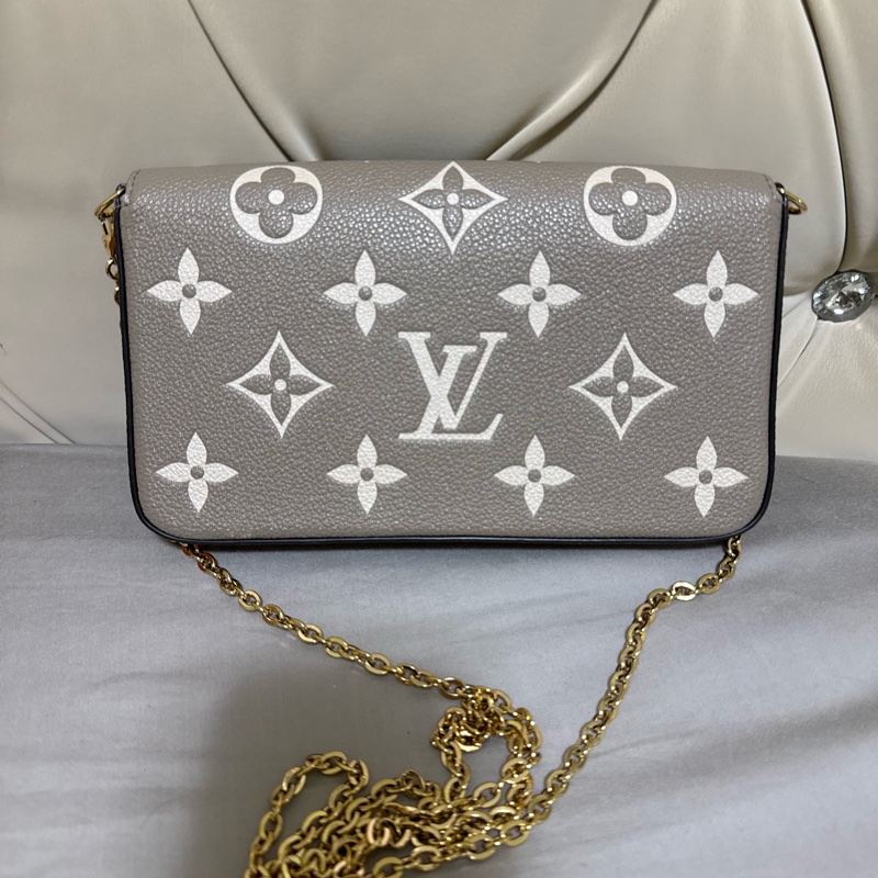 LV  Félicie Pochette M82610 三合一 斑鳩灰/奶油色-7