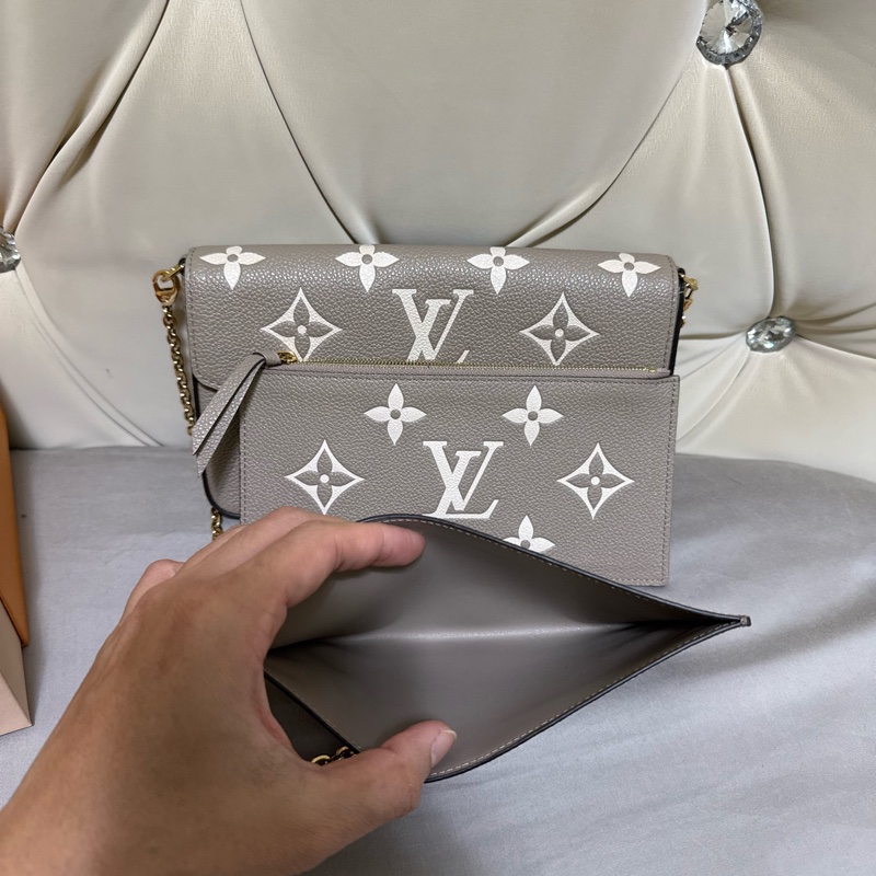 LV  Félicie Pochette M82610 三合一 斑鳩灰/奶油色-11