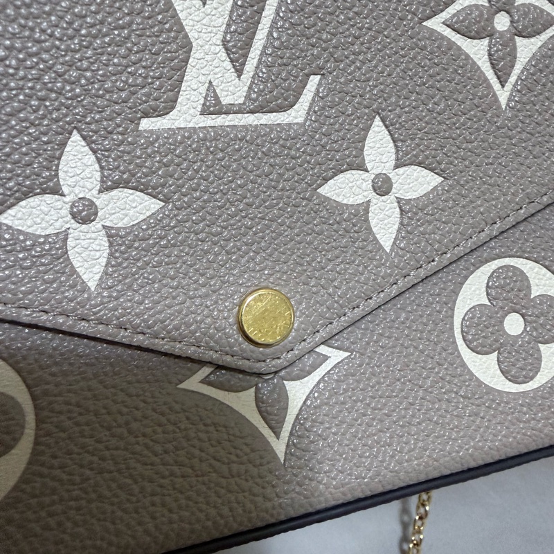LV  Félicie Pochette M82610 三合一 斑鳩灰/奶油色-12