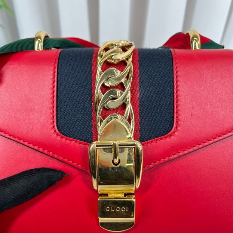 GUCCI古馳 塞爾維亞單肩包 牛皮材質 搭配經典紅綠條紋織帶和金色鏈條 金色五金配件 適合日常搭配-22