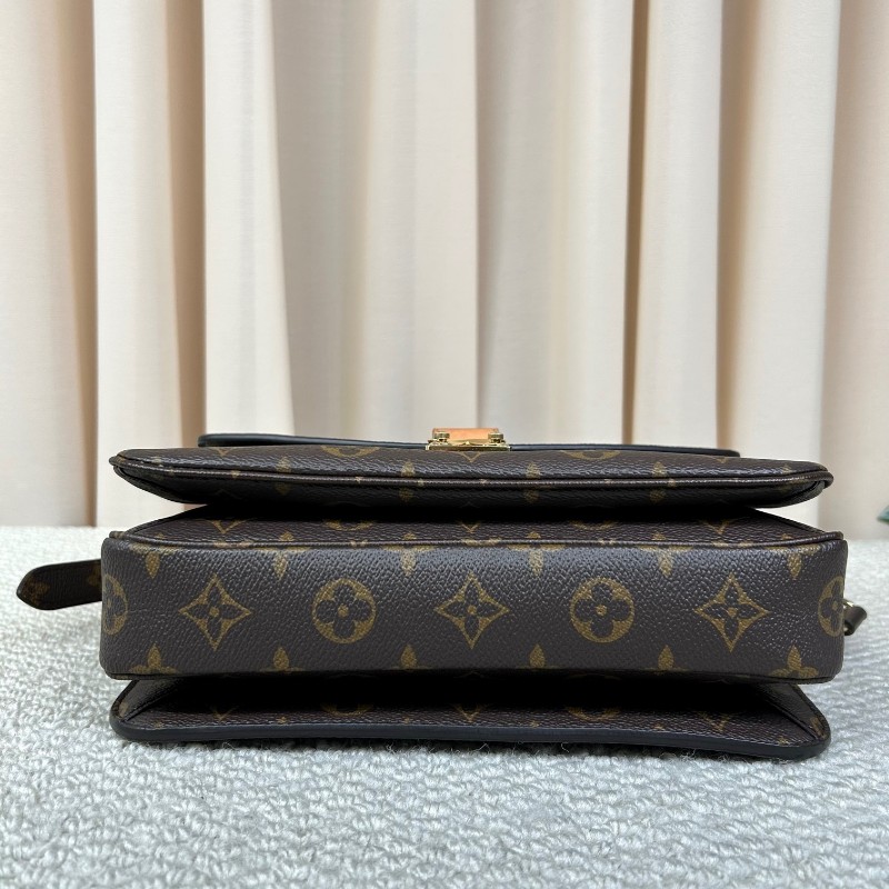 LV路易威登老花Metis郵差包 芯片款 經典老花配色 肩帶可調節 可單肩可斜挎可手提 容量實用 日常百搭-4