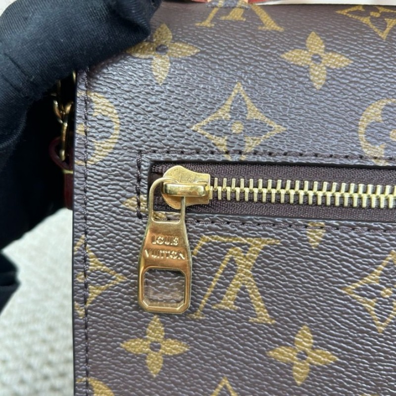 LV路易威登老花Metis郵差包 芯片款 經典老花配色 肩帶可調節 可單肩可斜挎可手提 容量實用 日常百搭-18