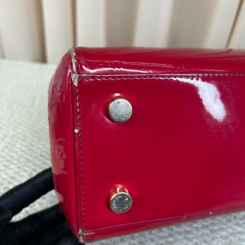 LV路易威登漆皮醫生包 老花壓紋 漆皮復古氣場全開 包型優雅又有力量感 容量實用能裝 缺肩帶 可手提 日常百搭-14