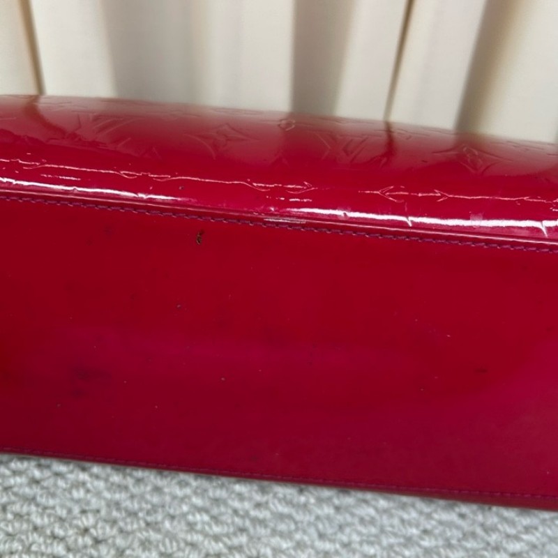 LV路易威登漆皮醫生包 老花壓紋 漆皮復古氣場全開 包型優雅又有力量感 容量實用能裝 缺肩帶 可手提 日常百搭-15