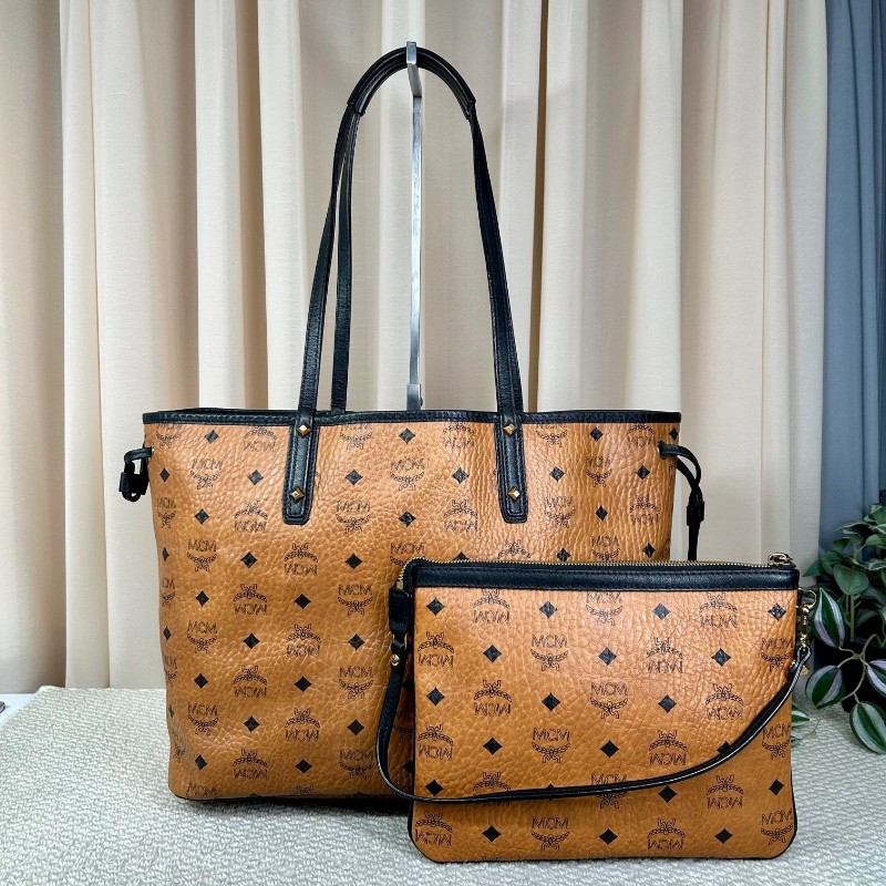 MCM干邑色拼黑色老花滿印子母包托特包 干邑色拼黑色 雙面可用 容量大 日常通勤百搭實用-6
