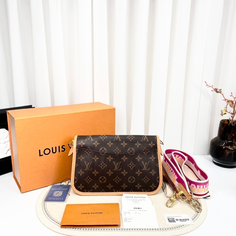 lrz-nj-專櫃價5.9折！LOUIS VUITTON  芯片款 23年全套 Diane PM 經典老花 帆布塗層 腋下包法棍包手提斜挎單肩包-1