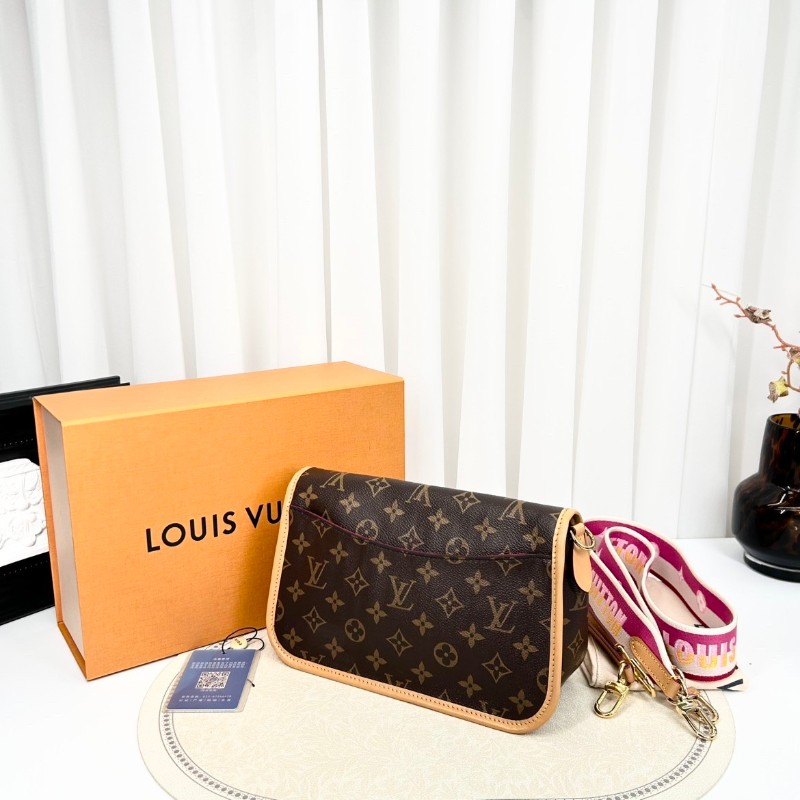 lrz-nj-專櫃價5.9折！LOUIS VUITTON  芯片款 23年全套 Diane PM 經典老花 帆布塗層 腋下包法棍包手提斜挎單肩包-2