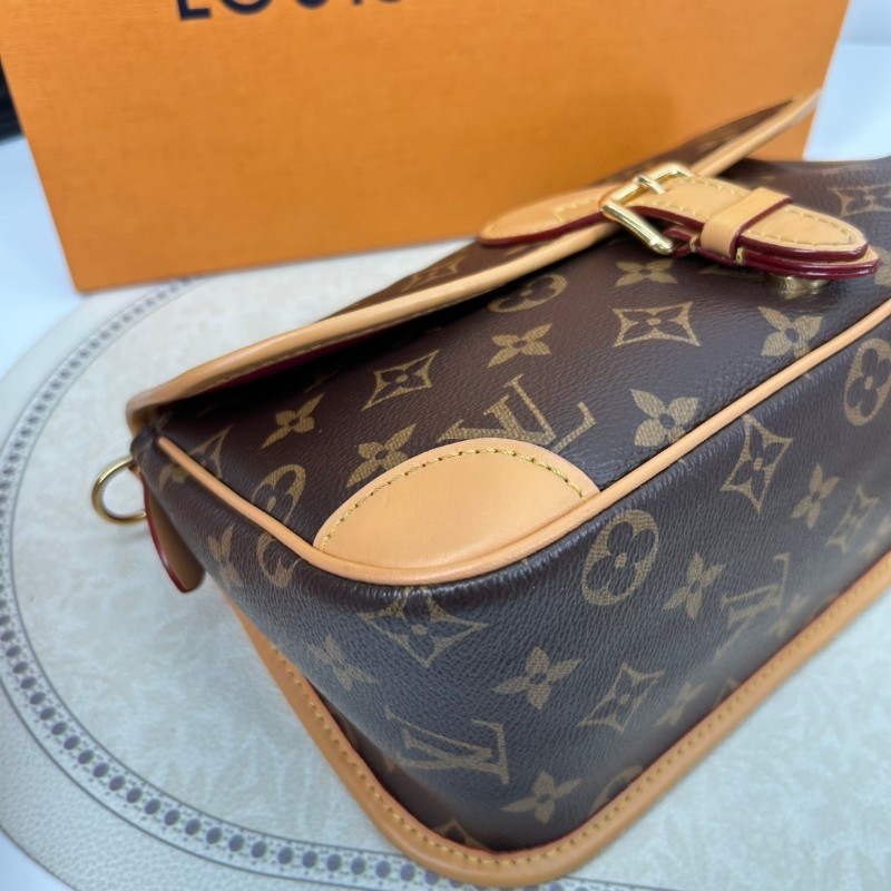 lrz-nj-專櫃價5.9折！LOUIS VUITTON  芯片款 23年全套 Diane PM 經典老花 帆布塗層 腋下包法棍包手提斜挎單肩包-13