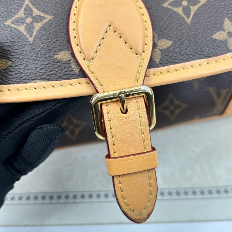 lrz-nj-專櫃價5.9折！LOUIS VUITTON  芯片款 23年全套 Diane PM 經典老花 帆布塗層 腋下包法棍包手提斜挎單肩包-21
