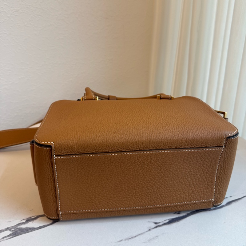 Delvaux 金棕色金大D釦拉鏈手提兩用包 貴婦必備😻-4