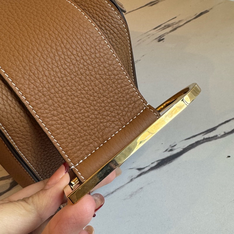 Delvaux 金棕色金大D釦拉鏈手提兩用包 貴婦必備😻-17