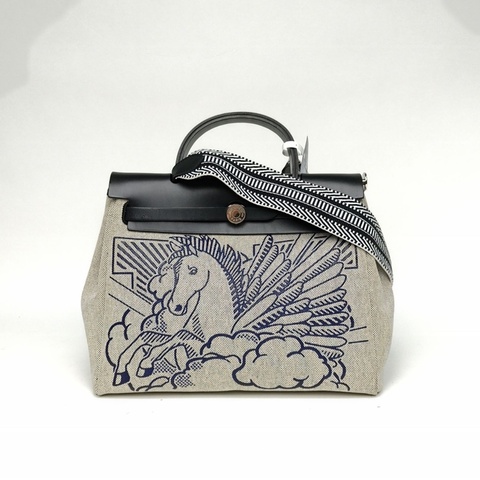 HERMES Herbag31黑色帆布/Hunter牛皮D刻銀扣肩背包