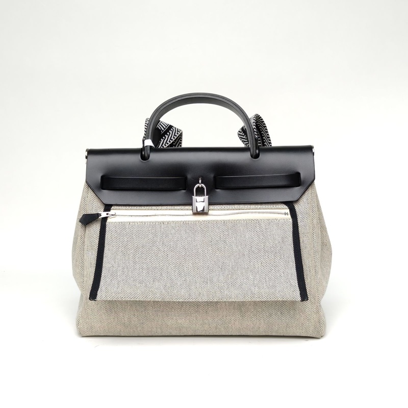 HERMES Herbag31黑色帆布/Hunter牛皮D刻銀扣肩背包-2