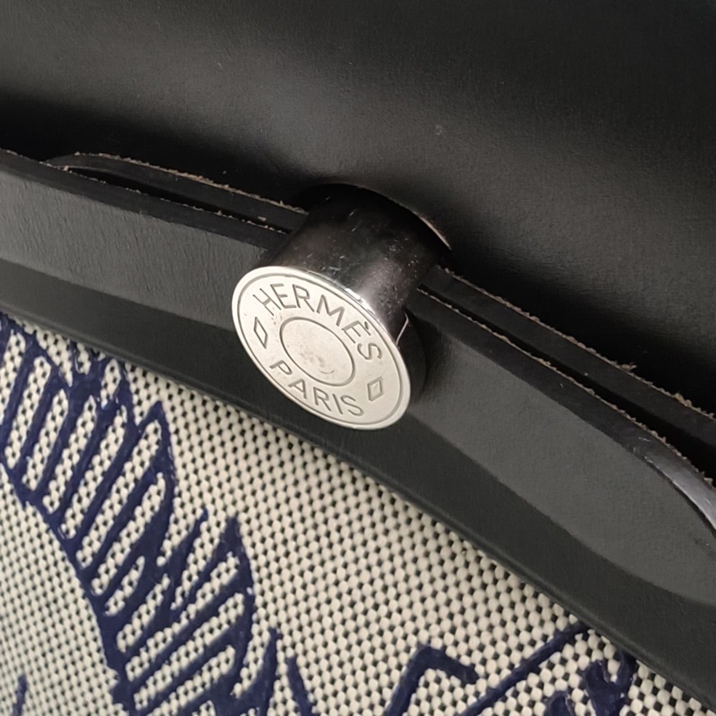 HERMES Herbag31黑色帆布/Hunter牛皮D刻銀扣肩背包-4