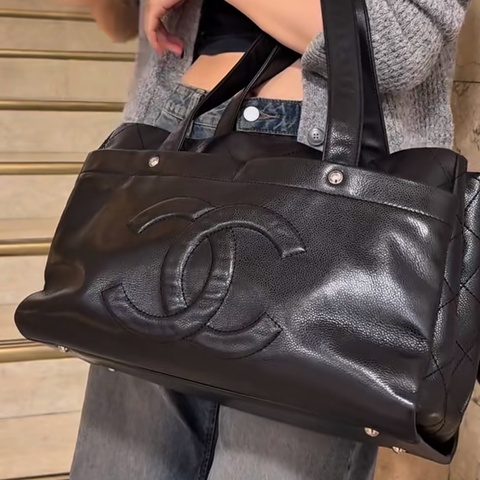 【95新 ✨ 全網最低價！】Chanel香奈兒 中古黑色托特 牛皮 鐳射標12開（下單前先詢問庫存❗️）