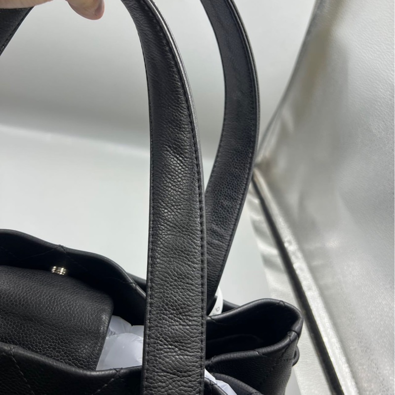 【95新 ✨ 全網最低價！】Chanel香奈兒 中古黑色托特 牛皮 鐳射標12開（下單前先詢問庫存❗️）-15