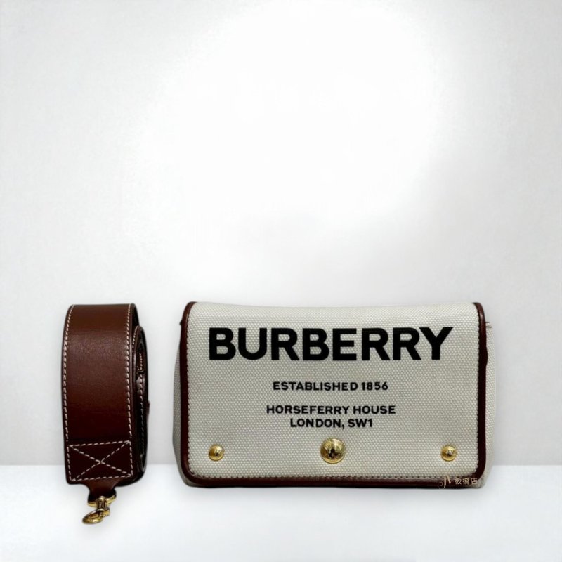 JS0569-BURBERRY 帆布拚咖色皮革Horseferry側背包-0