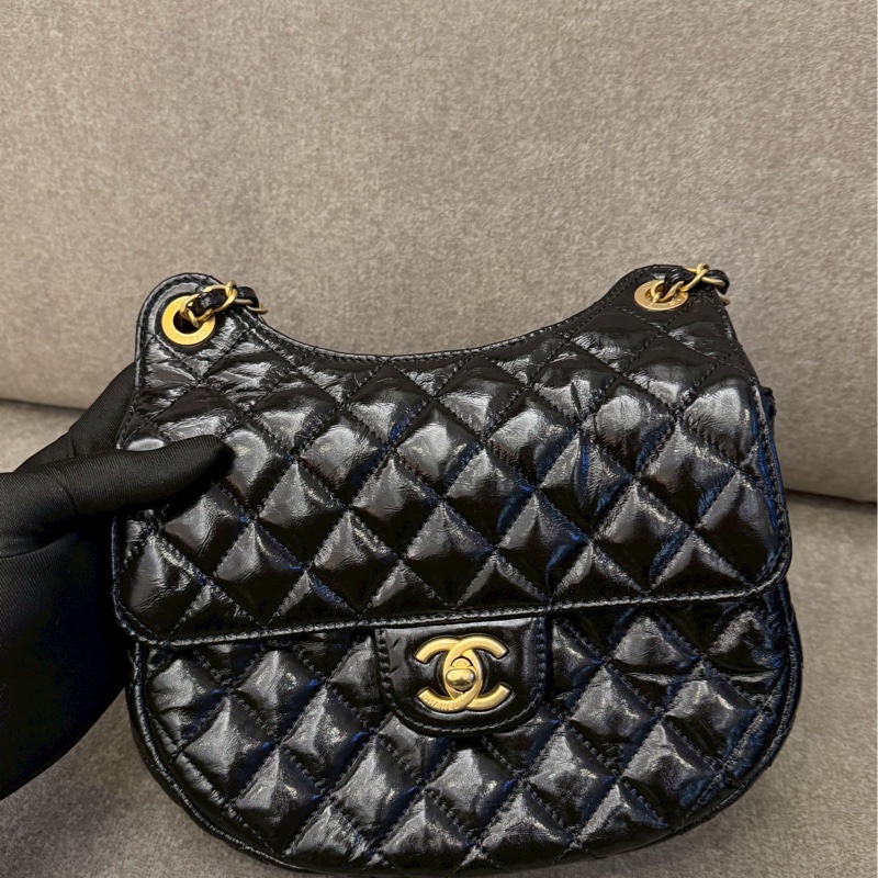 香奈兒黑色亮皮天貓-1