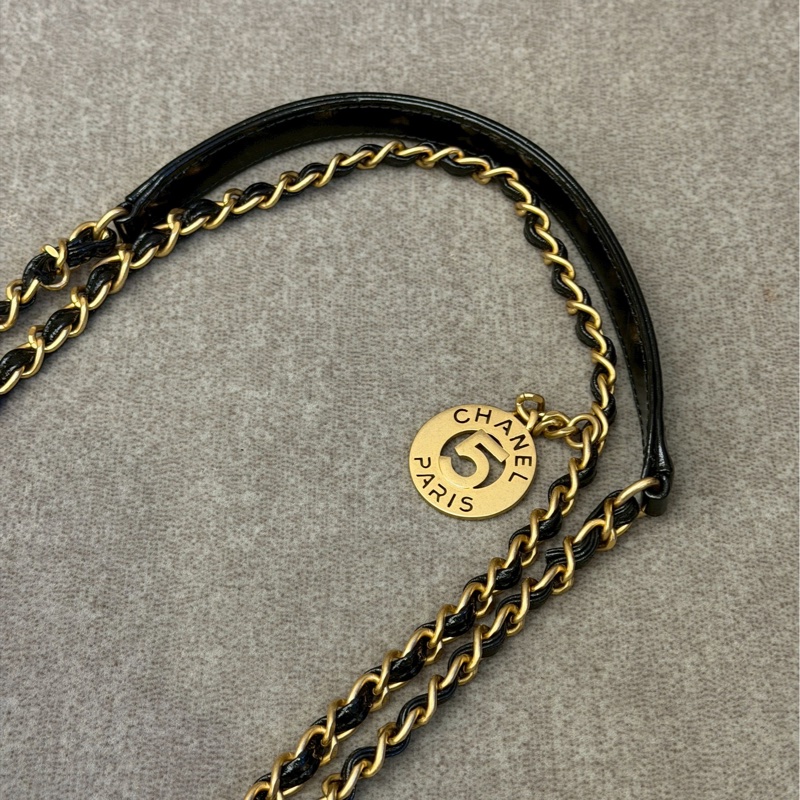 香奈兒黑色亮皮天貓-6