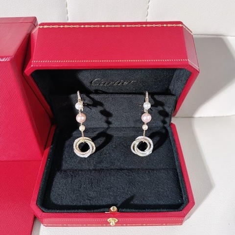 Cartier卡地亞 三色金三環滿鑽珍珠耳環，三色金搭配天然珍珠，很閃很美，少見的款式