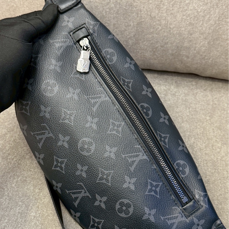 LV新款黑老花腰包-2