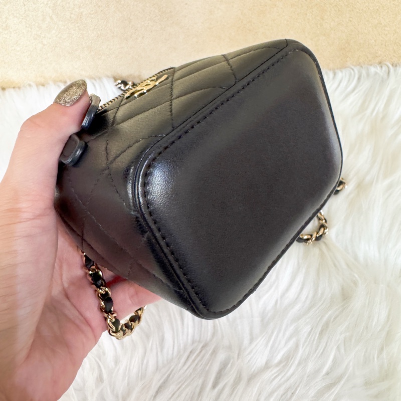 Chanel Mini小方盒 黑金手提斜背-6