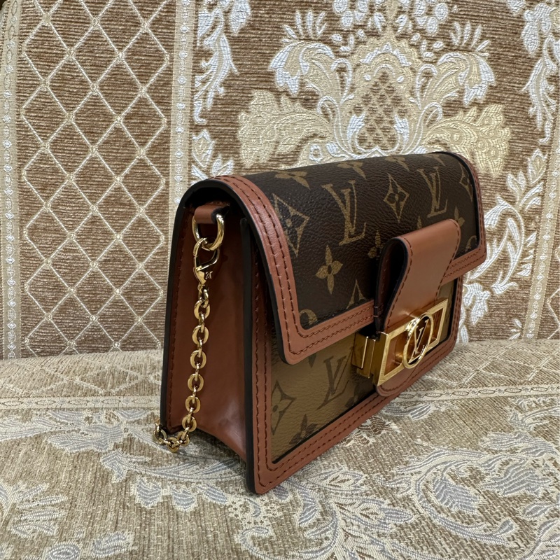 LV 雙色原花金扣Dauphine4卡WOC斜背鏈包M68746-2