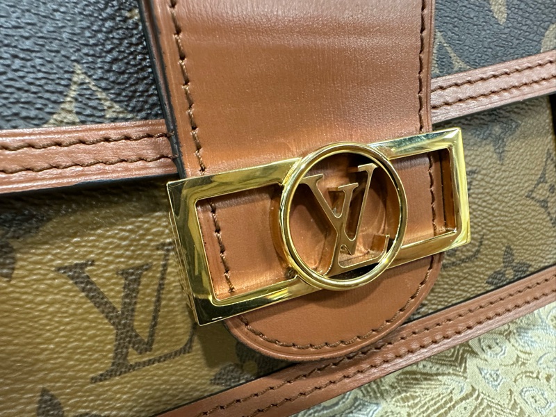 LV 雙色原花金扣Dauphine4卡WOC斜背鏈包M68746-8
