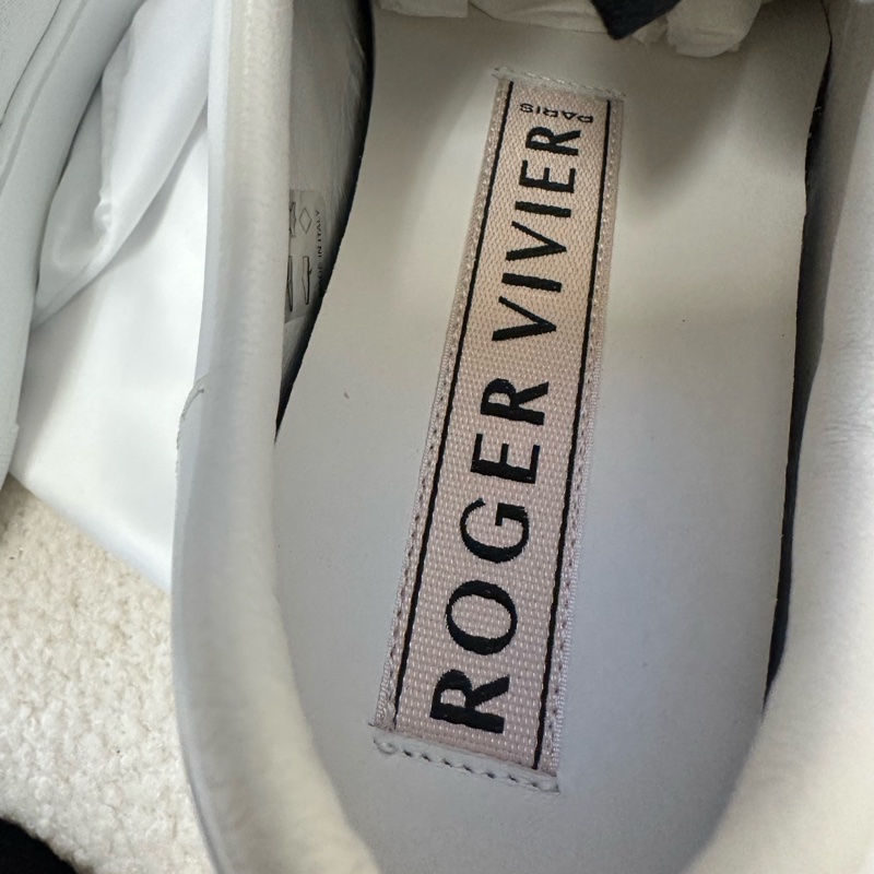 Roger Vivier RV 鑽扣小白鞋，36碼，全新-7