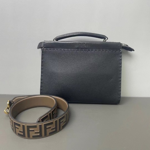 Fendi peekaboo fit公事包黑色28*21*6  98新肩帶塵袋